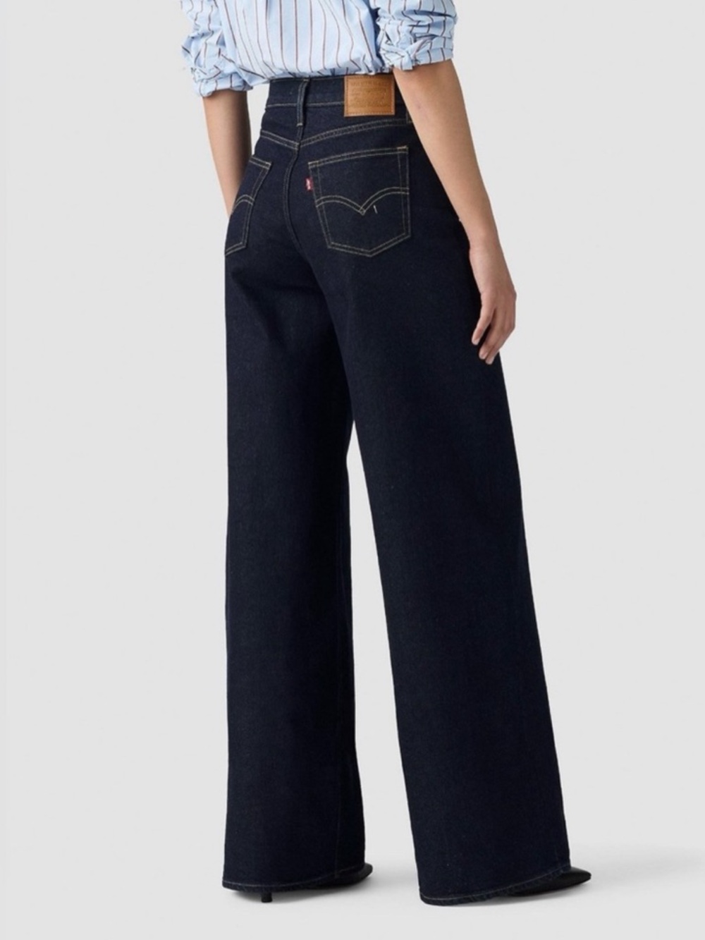 NWT Levi's 728 High-Rise Wide Leg Jeans in Dark Blue - Picture 2 of 8